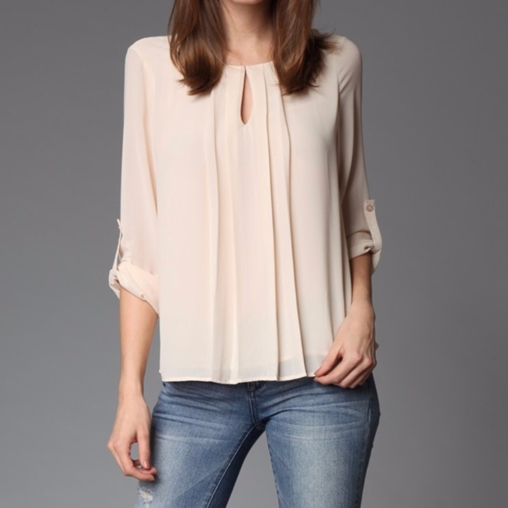 ✨SALE!!✨Naked Zebra Keyhole Pleated Blouse
